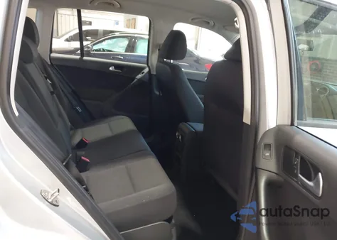 2013 Volkswagen Tiguan S из США, поврежденный, VIN WVGAV3AX8DW625733